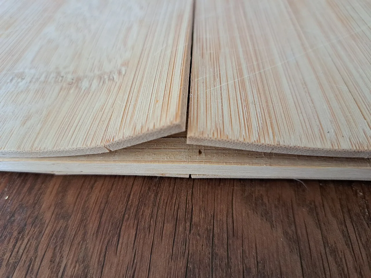 Tablas de cortar: madera, plástico o bambú — cuál para qué y cómo cuidarlas